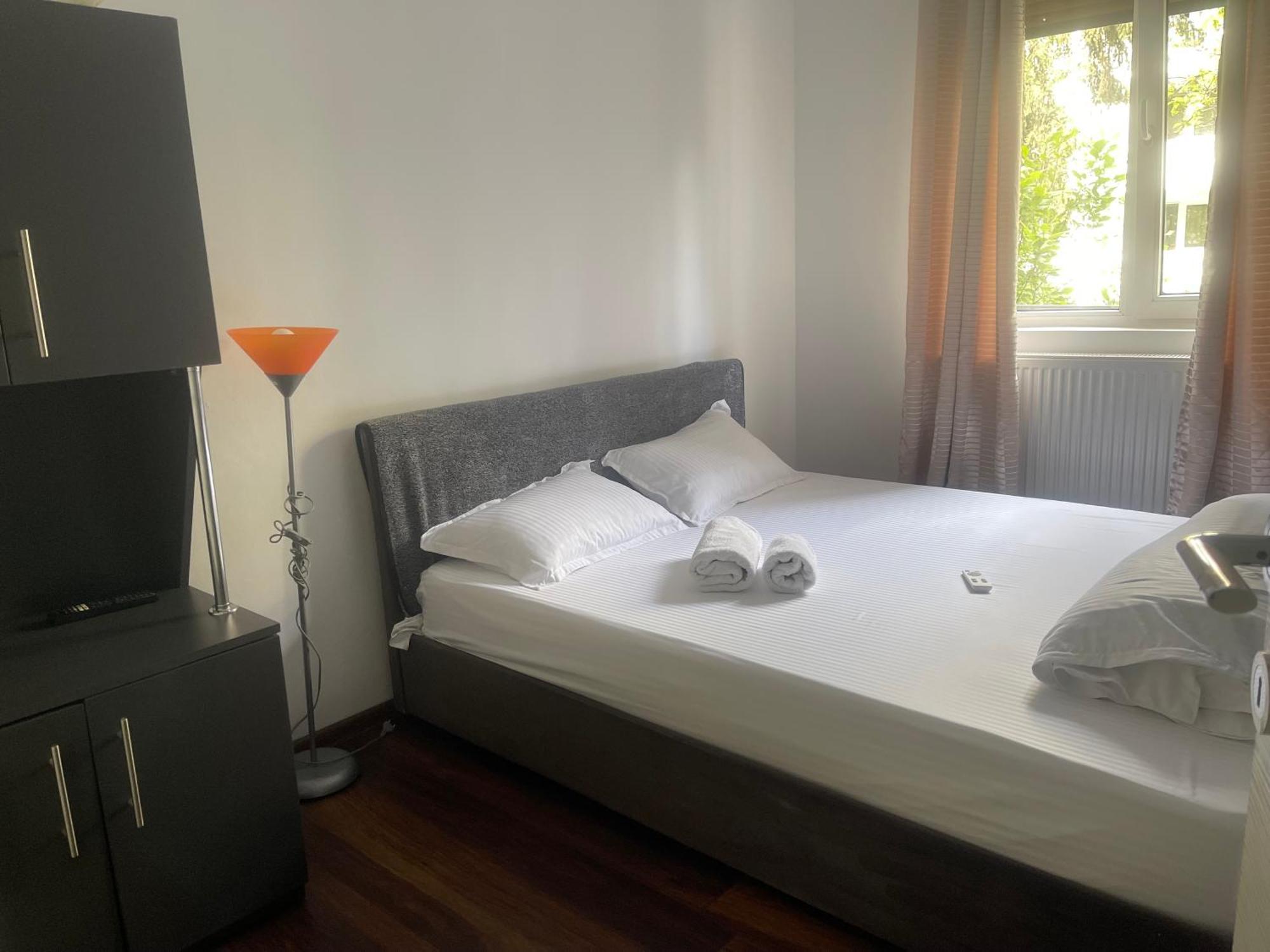 Râmnicu Vâlcea Carlitos Apt מראה חיצוני תמונה